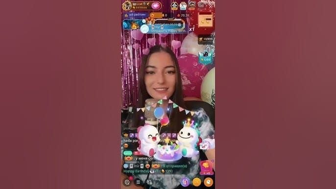 BIGO Live Premium-Geschenkanimation, die eine Luxusyacht oder ein ähnliches hochwertiges Geschenk mit Vollbildeffekten zeigt