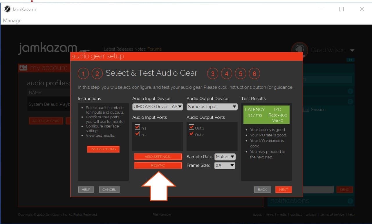 Menu de configurações de áudio do SUGO mostrando controles de volume para volume principal, música de fundo, chat de voz e efeitos sonoros