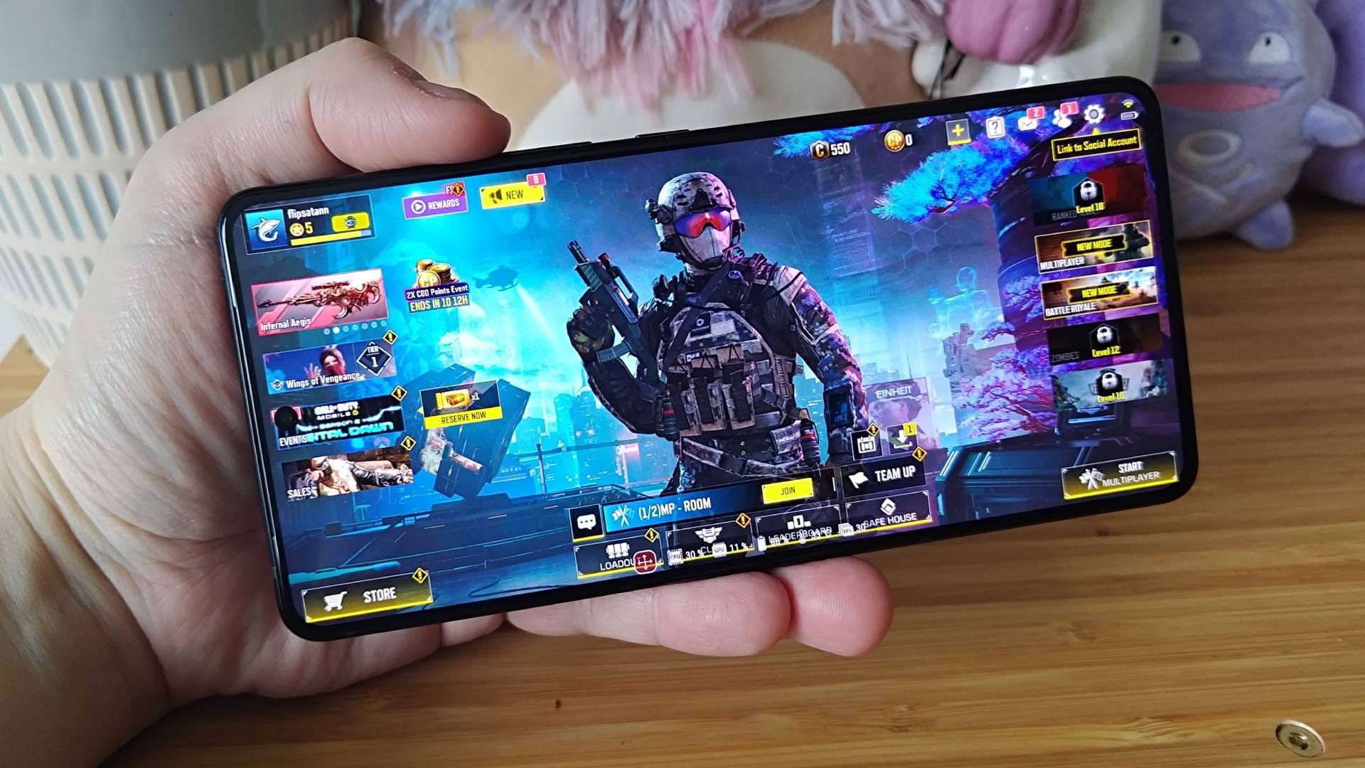 Porównanie płynności gry PUBG Mobile na telefonach gamingowych