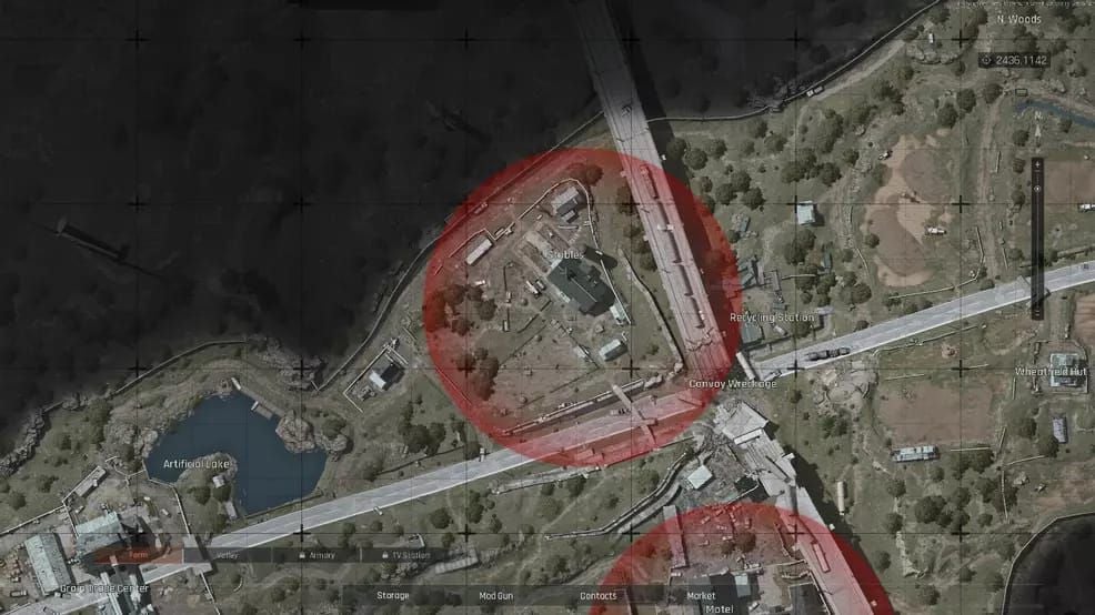 Screenshot des Ställe-Safes und der Waffenkiste auf der Arena Breakout Flughafenkarte