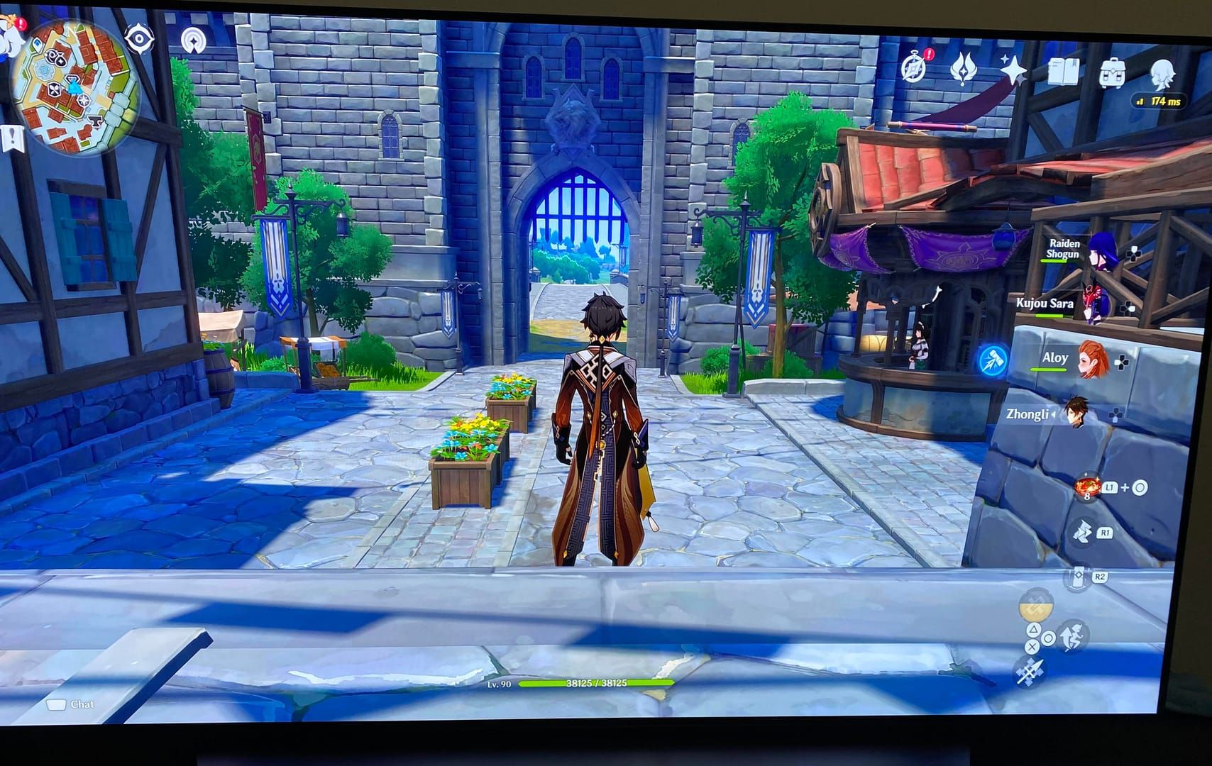 Профиль игрока Genshin Impact с указанием UID и сервера