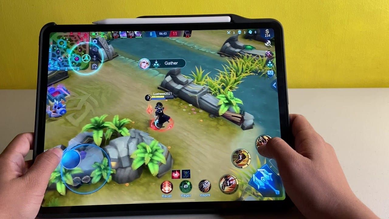 مقارنة تخطيط التحكم في موبايل ليجندز بين واجهات الأجهزة اللوحية والهواتف