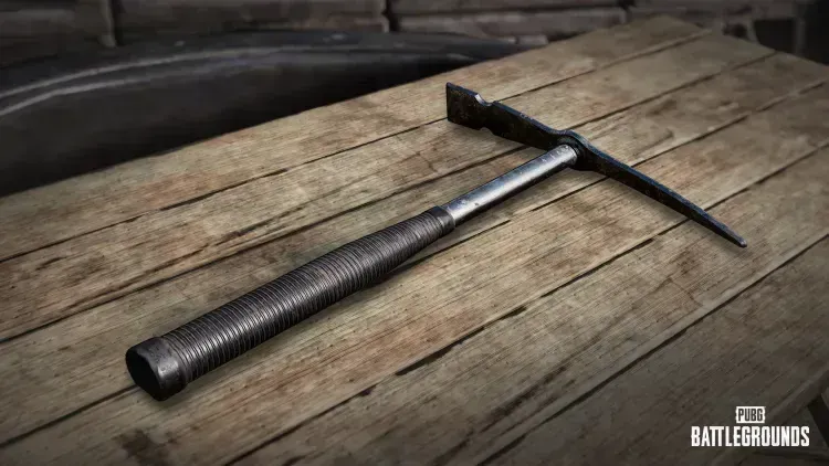 Pemain PUBG Mobile menggunakan pickaxe untuk memusnahkan struktur buluh di peta Rondo