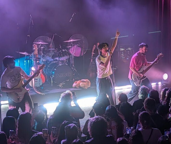 Diagrama guia das fases do Evento MICO Hometown Voice mostrando os requisitos de tokens para as Fases 1-3