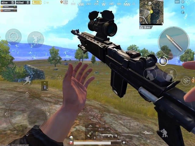 PUBG Mobile ridgeline positioning comparison showing proper slope technique
