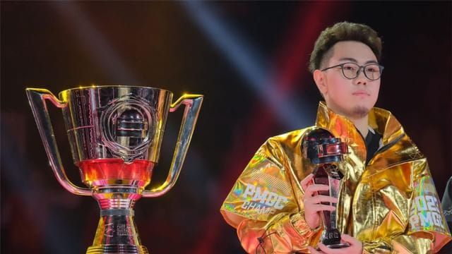 PUBG Mobile PMWC 2025 MVP award presentation for DOK from Alpha Gaming