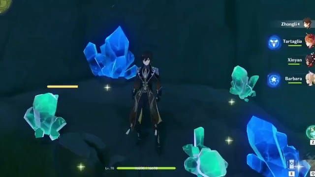 Zhongli breaking multiple Crystal Chunks with his Elemental Skill in Genshin Impact