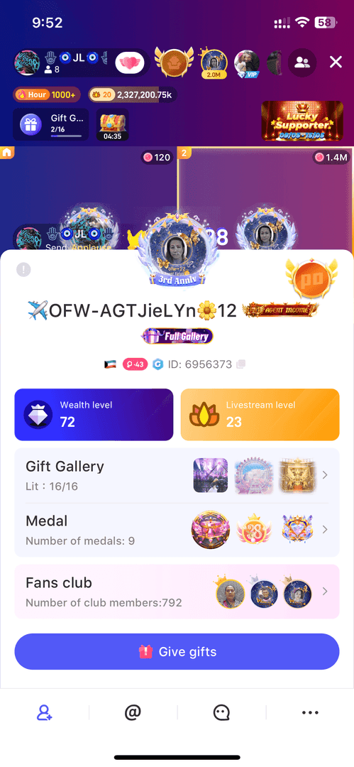 Poppo Live VIP custom chat bubbles display in conversation