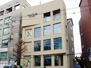 마포구에 위치한 원신 티바트 타워 테마 카페 외관 및 내부