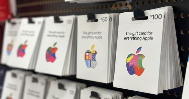 Comparison of intact vs tampered Apple Gift Card (US) packaging showing PIN sticker and scratch-off panel