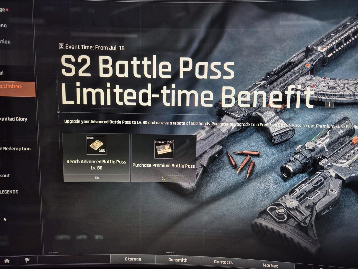 Comparison of Arena Breakout free vs premium Armory Pass rewards